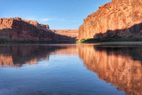 Spiegelbeeld in Colorado rivier