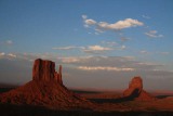 Monument valley bij zonsondergang