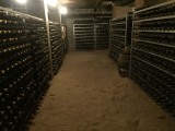 Rijpen op fles in de catacomben van de fabriek