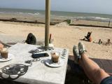 koffie drinken op de boulevard Saint Aubin sur Mer