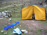 Eet tent met wasbakjes