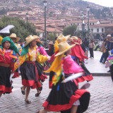 Danswedstrijd op Plaza Armas Cuszco
